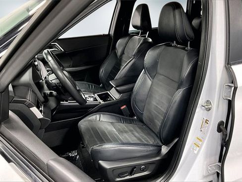 Used 2022 Mitsubishi Outlander SE image 19