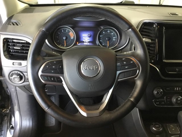Used 2019 Jeep Cherokee Limited AWD/4WD image 30