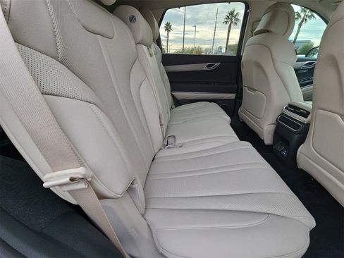 Used 2025 Genesis GV80 2.5T Select image 17