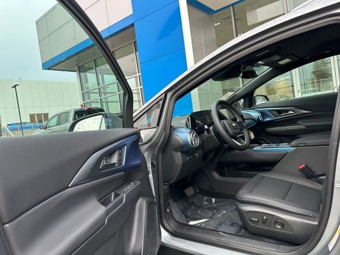 New 2026 Chevrolet Equinox EV LT image 20