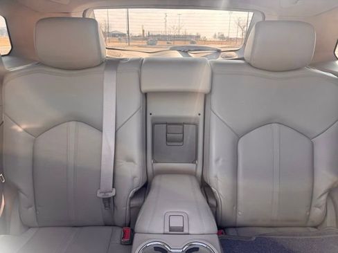 Used 2014 Cadillac SRX Luxury image 25