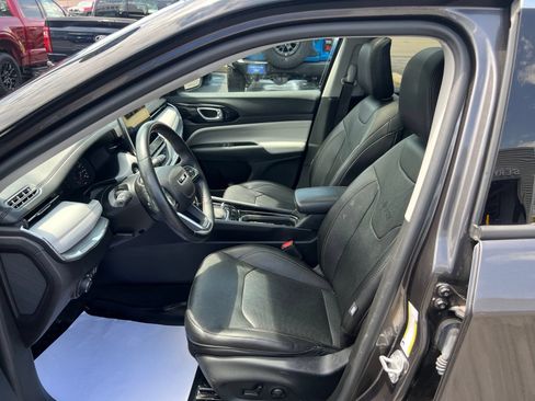 Used 2022 Jeep Compass Limited w/ Sun and Sound Group AWD/4WD image 28
