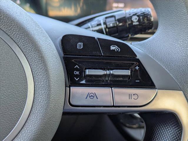 Used 2024 Hyundai Elantra SEL FWD image 6