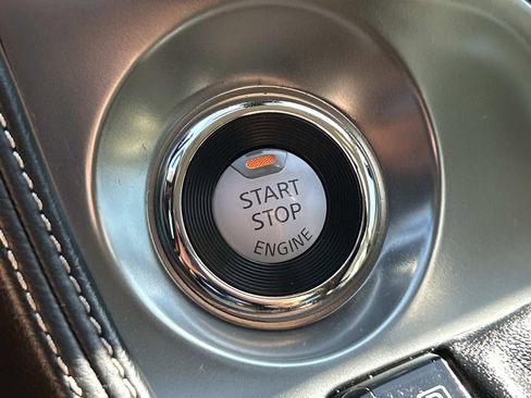 Used 2017 Nissan Maxima Platinum w/ Interior Lighting Package image 28