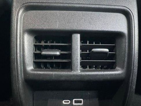 Used 2024 Cadillac XT4 Premium Luxury image 13