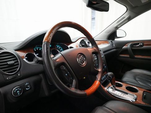 Used 2010 Buick Enclave CXL image 8
