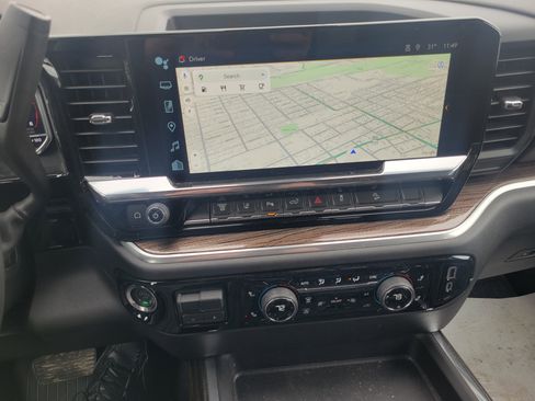 Used 2025 Chevrolet Silverado 2500 LT w/ Trail Boss Package image 13