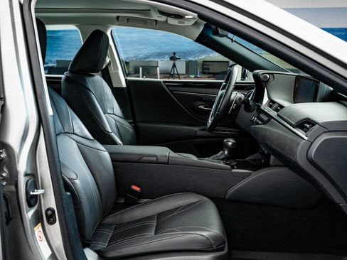 Used 2019 Lexus ES 350 Luxury image 24