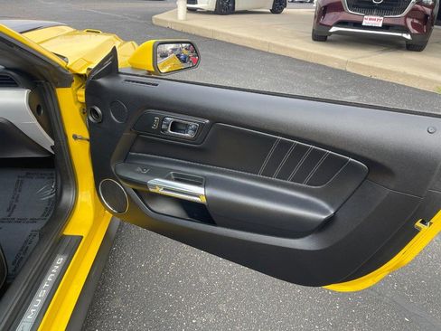 Used 2017 Ford Mustang GT Premium image 14