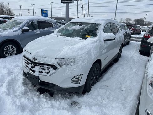Used 2020 Chevrolet Equinox LT w/ Driver Convenience Package image 4