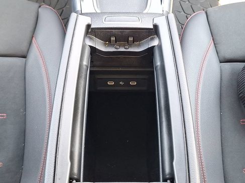 Used 2024 Mercedes-Benz GLB 250 w/ AMG Night Package image 24