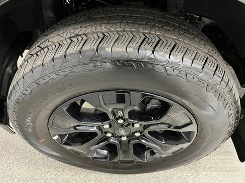 Used 2023 Ford F150 Lariat w/ Equipment Group 502A High AWD/4WD image 15