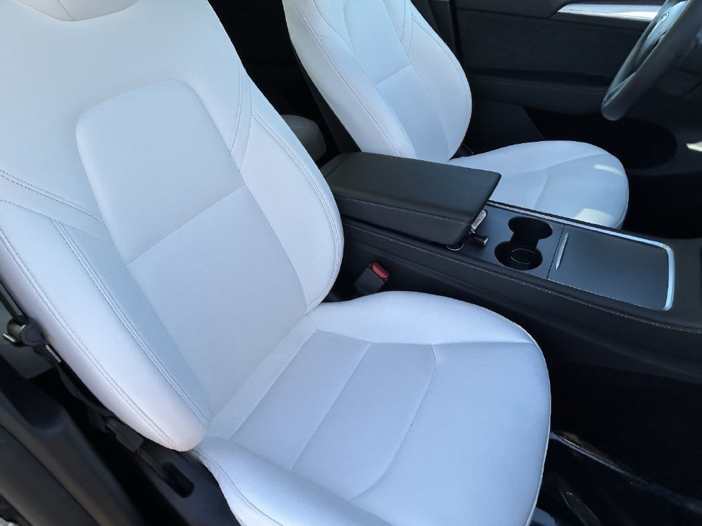 Used 2024 Tesla Model Y Long Range RWD image 10