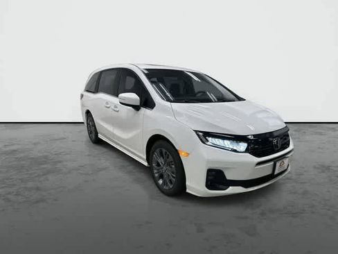 New 2026 Honda Odyssey Touring image 6