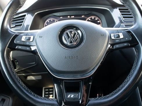 Used 2019 Volkswagen Tiguan SEL Premium R-Line image 28