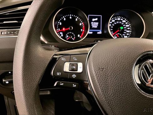 Used 2021 Volkswagen Tiguan S FWD image 17