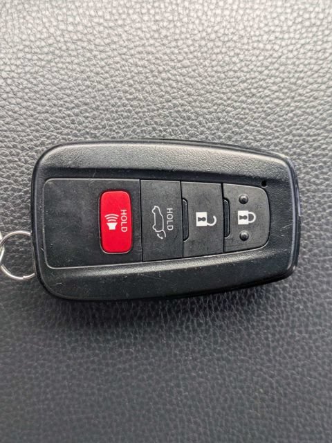 Used 2025 Toyota RAV4 XLE w/ Convenience Package FWD image 35
