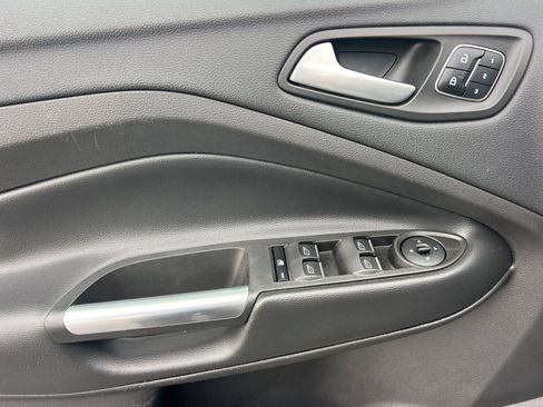 Used 2018 Ford Escape Titanium w/ Ford Safe & Smart Package image 11