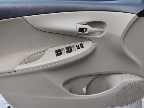 Used 2012 Toyota Corolla L image 7