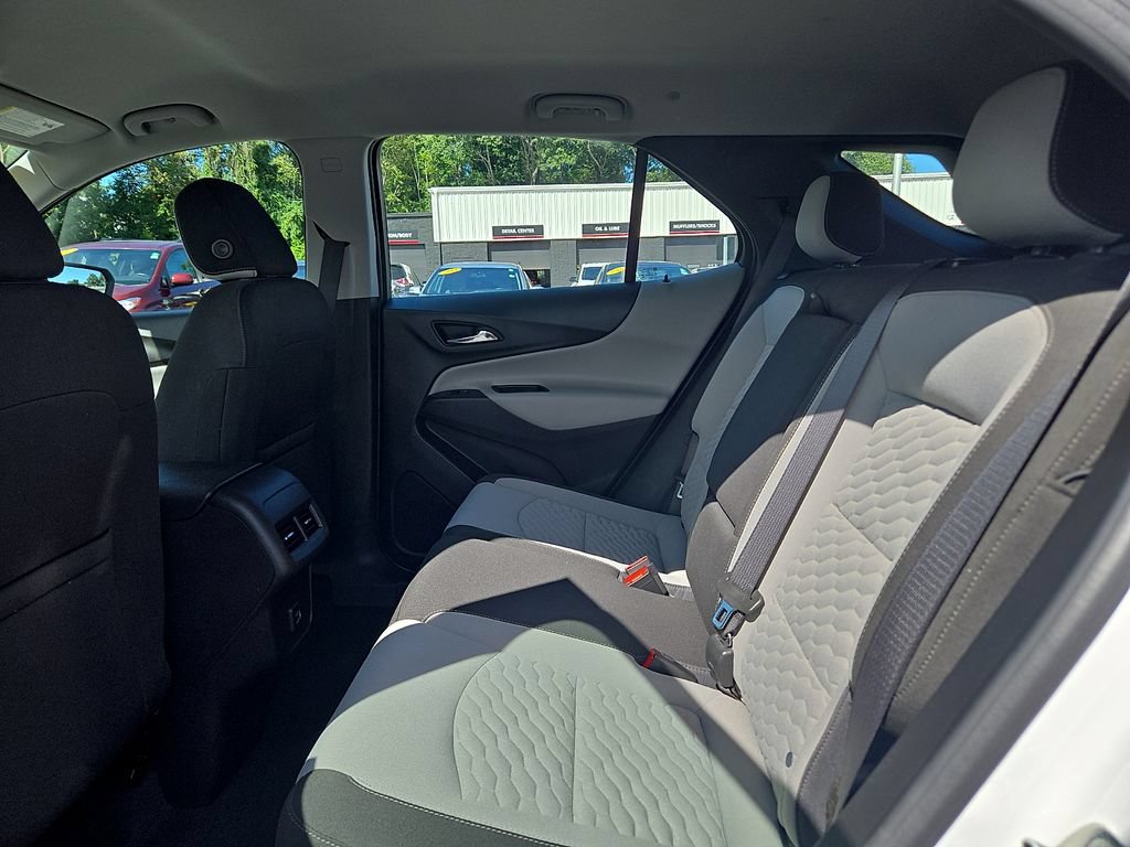 Used 2021 Chevrolet Equinox LS AWD/4WD image 11