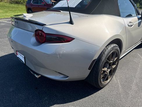 Used 2023 MAZDA MX-5 Miata Club w/ Weather Package RWD image 29