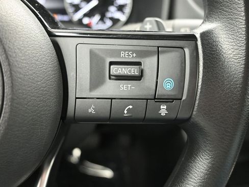 Used 2023 Nissan Rogue SV image 25