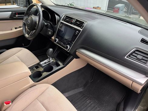 Used 2019 Subaru Outback 2.5i Premium image 18