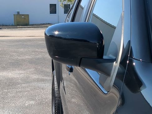 Certified 2024 Nissan Frontier SV w/ SV Convenience Package image 12