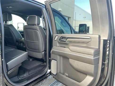 Used 2026 GMC Sierra 2500 AT4X image 18