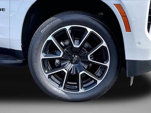 Used 2025 Chevrolet Tahoe RST w/ Comfort Package AWD/4WD image 9