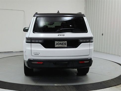 New 2026 Jeep Grand Wagoneer Summit image 6