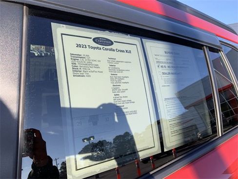 Used 2023 Toyota Corolla Cross XLE image 37