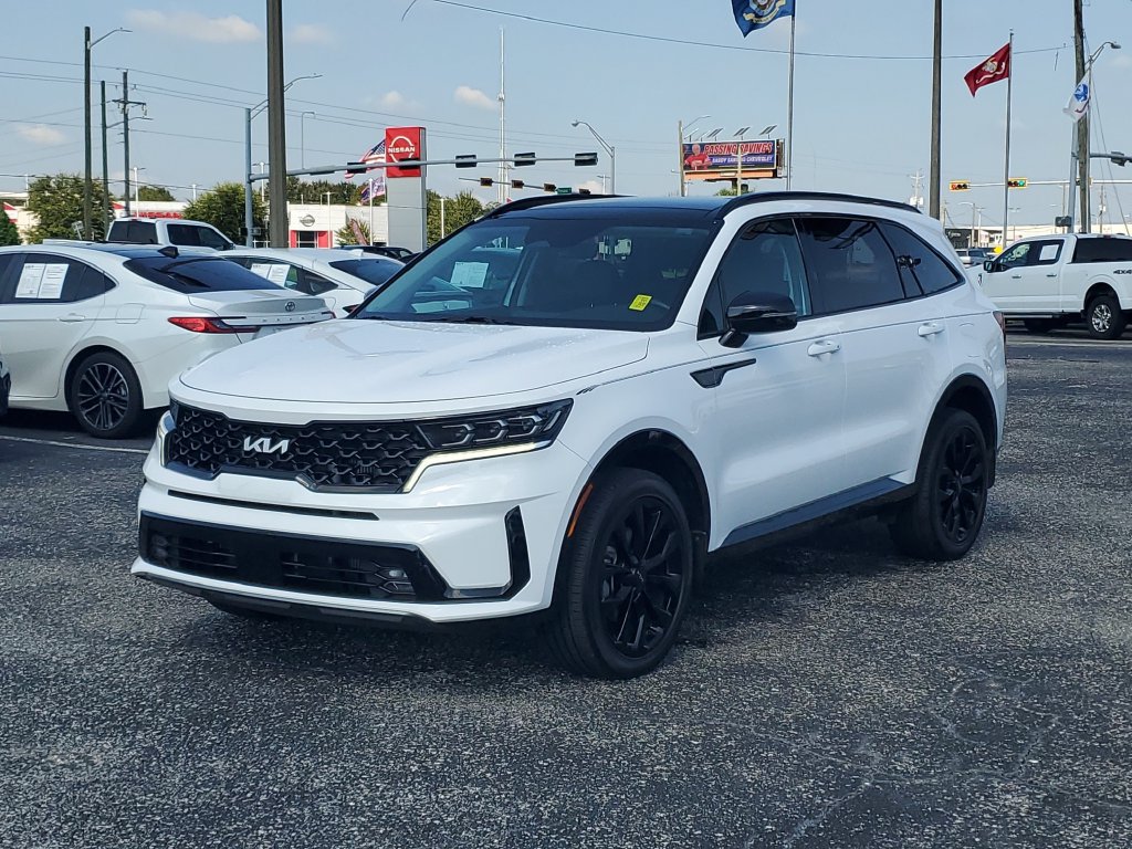 Used 2023 Kia Sorento SX AWD/4WD image 2