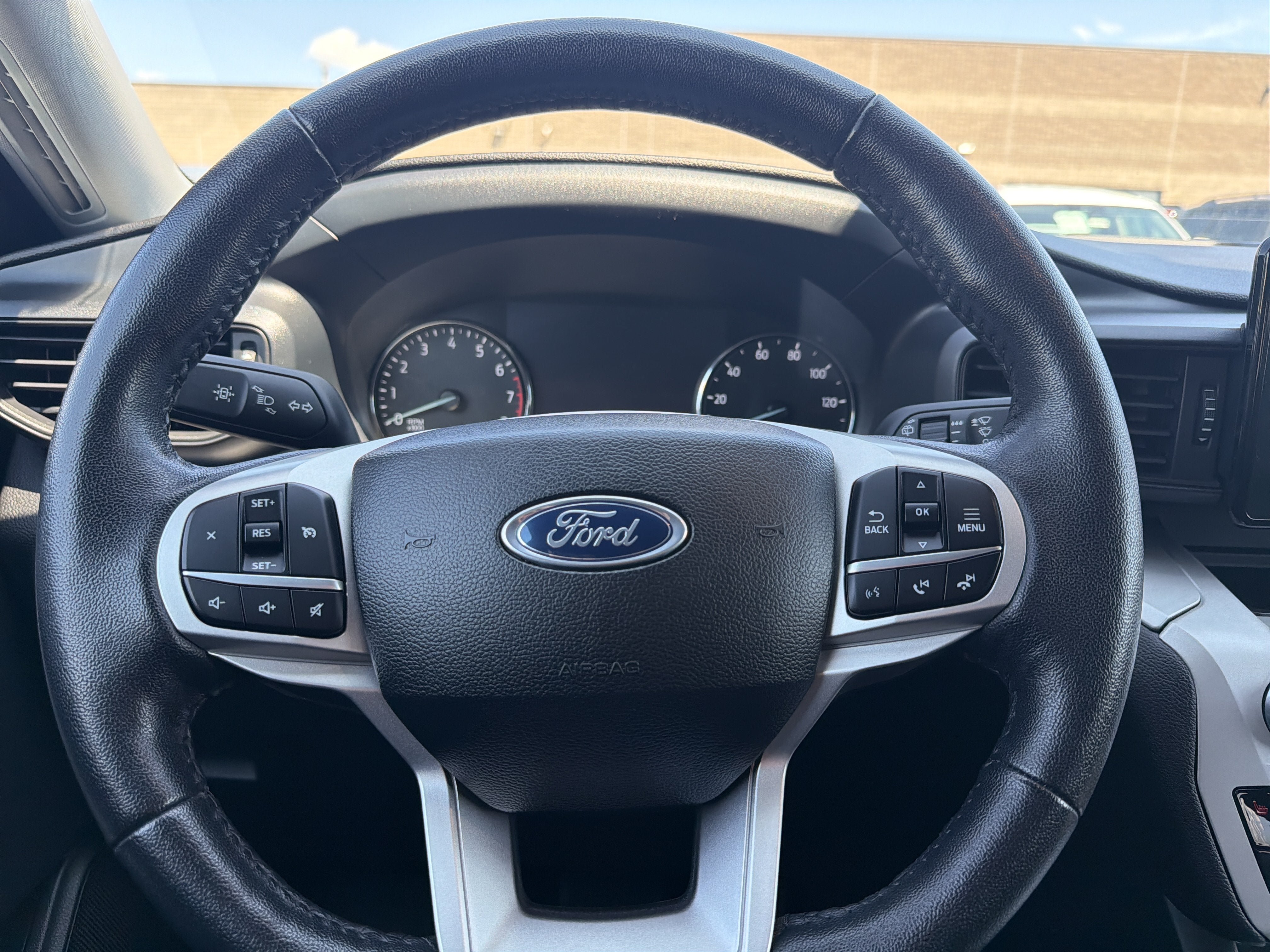 Used 2023 Ford Explorer XLT w/ Class IV Trailer Tow Package AWD/4WD image 13