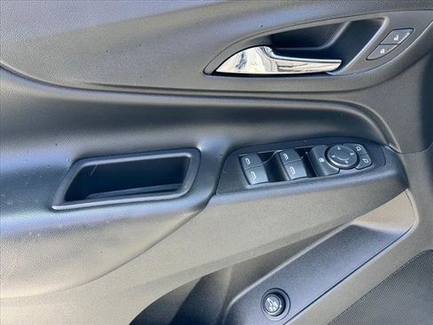 Used 2019 Chevrolet Equinox LT image 6