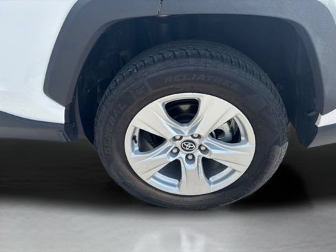 Used 2020 Toyota RAV4 XLE FWD image 35