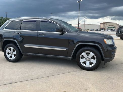 Used 2011 Jeep Grand Cherokee Laredo AWD/4WD image 26