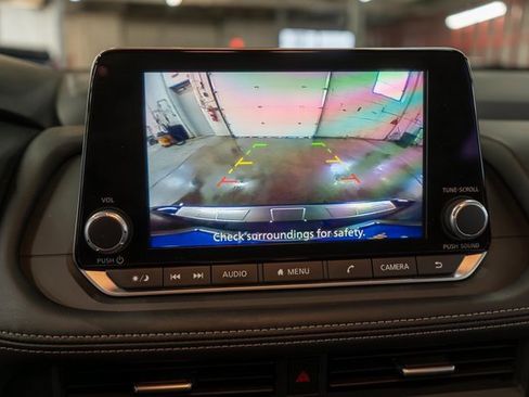 Used 2025 Nissan Rogue SV w/ SV Premium Package image 29