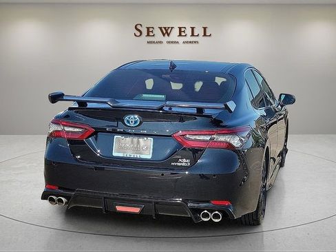 Used 2021 Toyota Camry XSE w/ Navigation Upgrade Package FWD image 5