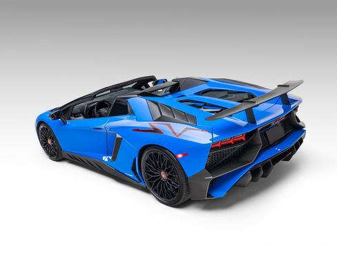 Used 2017 Lamborghini Aventador LP 750-4 Superveloce image 8