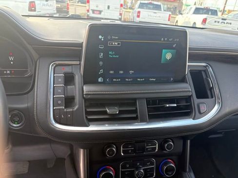 Used 2023 Chevrolet Suburban Premier image 13