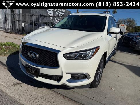 Used 2017 INFINITI QX60 Luxe w/ Deluxe Technology Package image 3