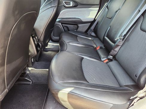 New 2025 Jeep Compass Latitude image 8