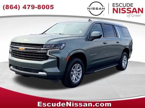 Used 2024 Chevrolet Suburban LT RWD image 7