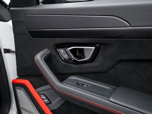 Used 2024 Lamborghini Urus Performante image 10