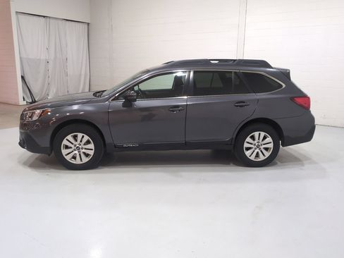 Used 2018 Subaru Outback 2.5i Premium AWD/4WD image 6