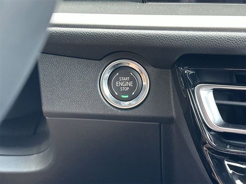 New 2025 Chevrolet Traverse LT w/ Sun and Wheel Package image 18