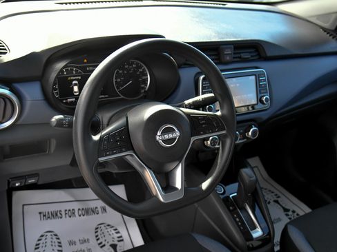 Used 2023 Nissan Versa SV FWD image 14