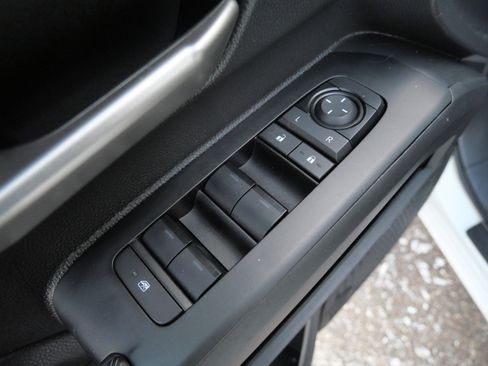 Used 2024 Toyota Tacoma TRD Off-Road image 19