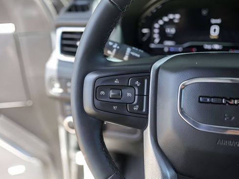 Used 2023 GMC Yukon Denali AWD/4WD image 17